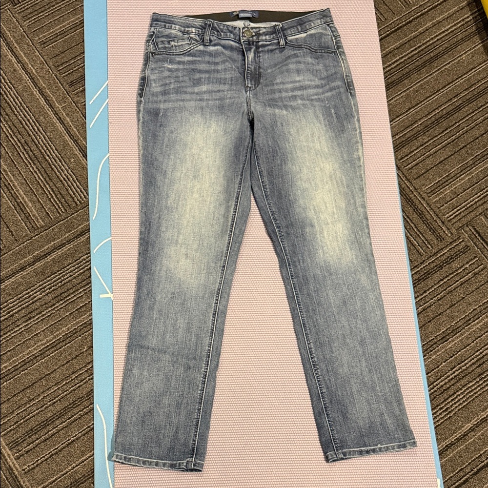 Women’s Democracy Mid-Rise Light Wash Straight Jeans